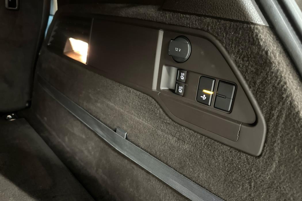 VOLKSWAGEN Touareg 2016