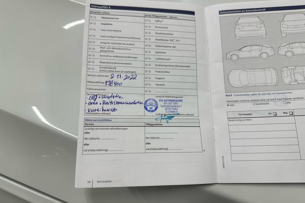 VOLKSWAGEN Touareg 2016