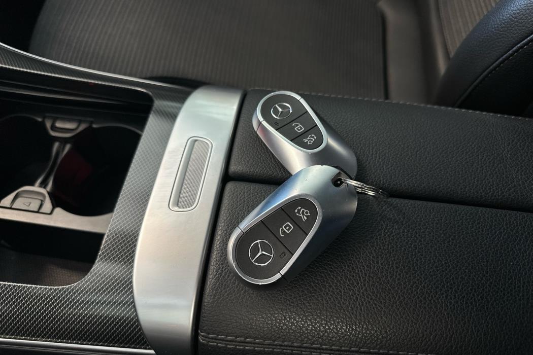MERCEDES-BENZ C 2022