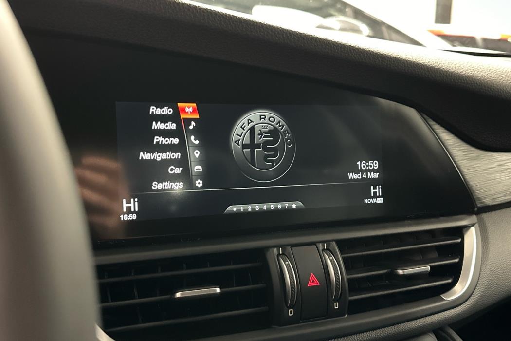 ALFA ROMEO Giulia 2016