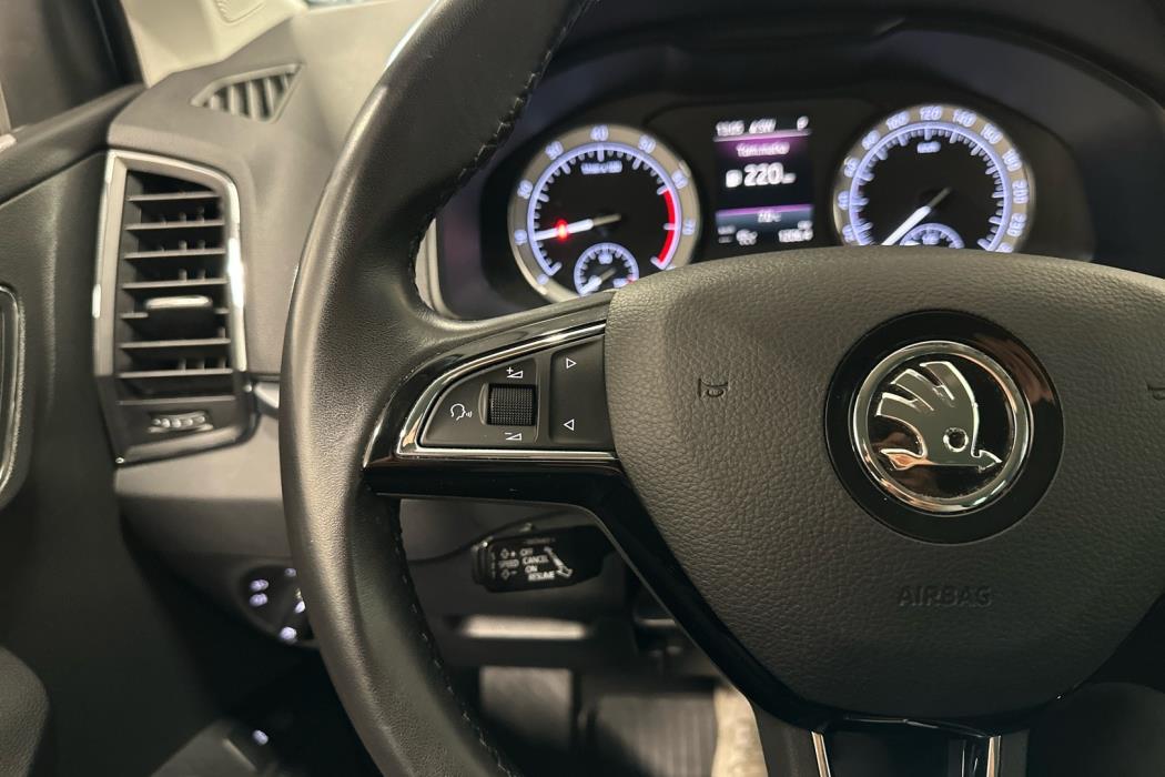 SKODA Karoq 2019