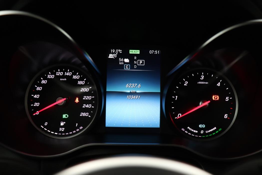 MERCEDES-BENZ GLC 2021