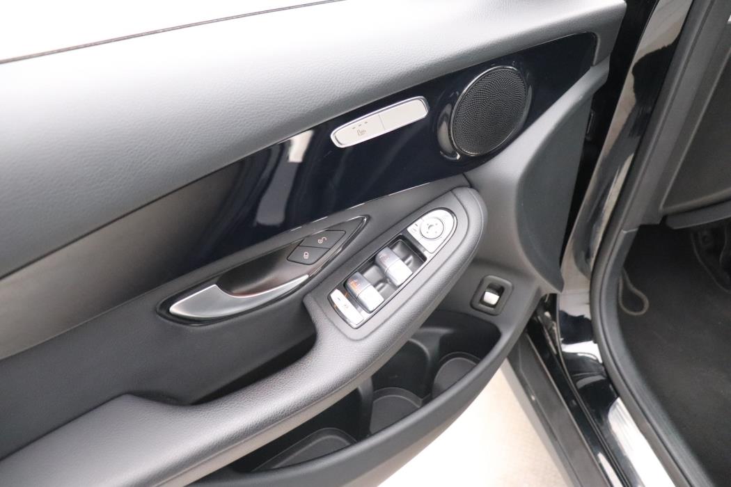 MERCEDES-BENZ GLC 2021