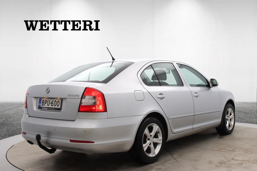 SKODA Octavia 2012