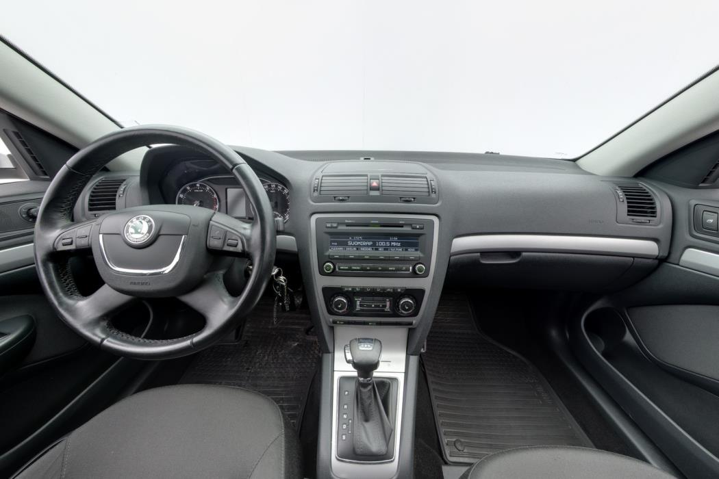 SKODA Octavia 2012