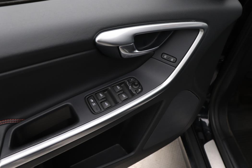 VOLVO XC60 2015