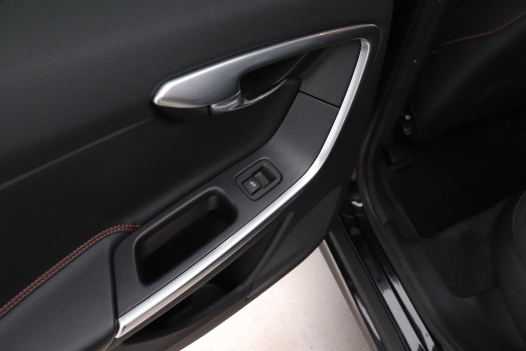 VOLVO XC60 2015