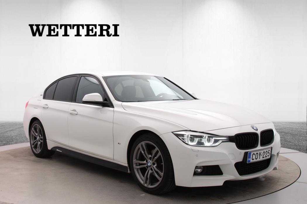 BMW 330 2018