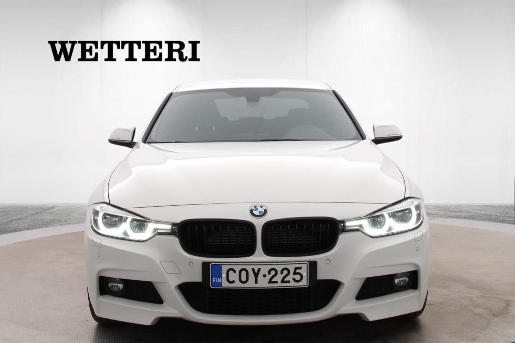 BMW 330 2018