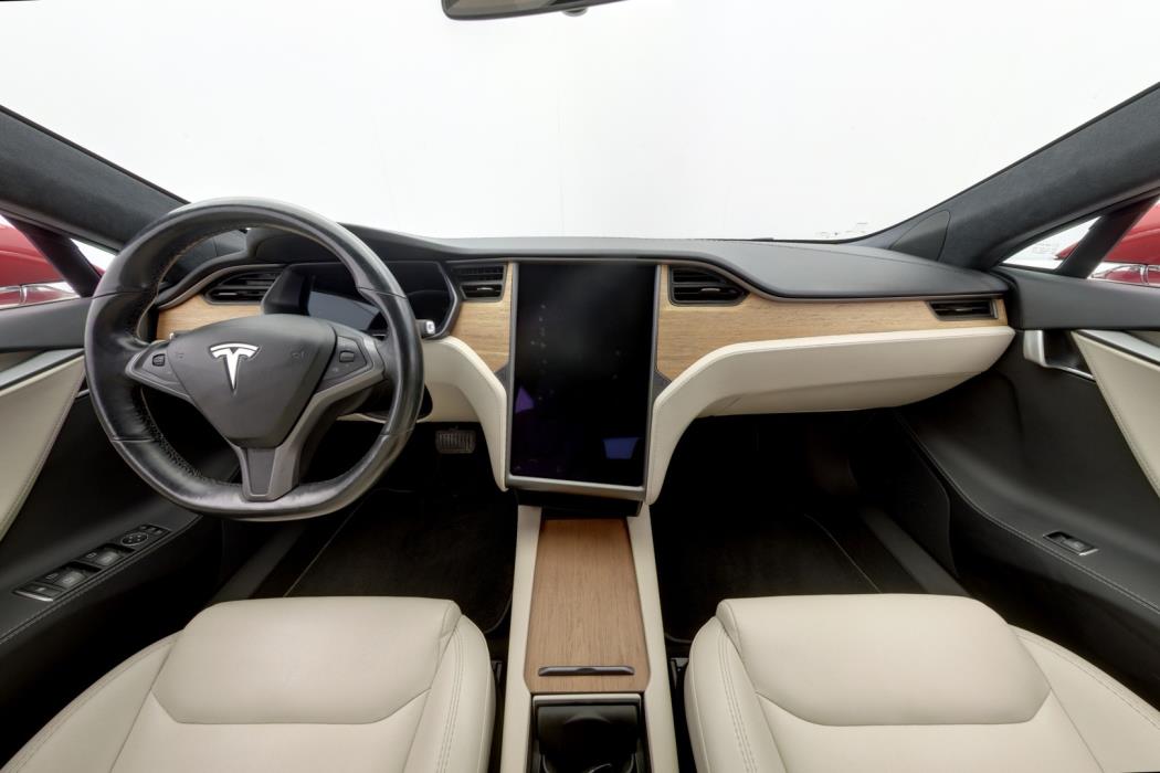 TESLA Model S 2020