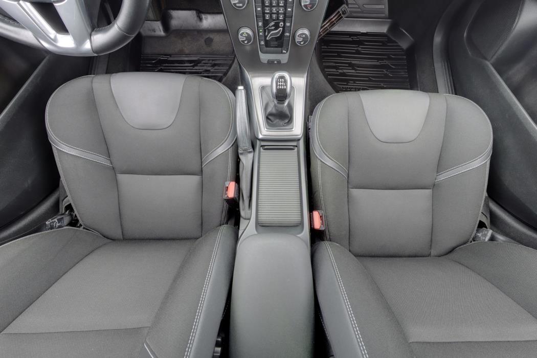 VOLVO V40 2015