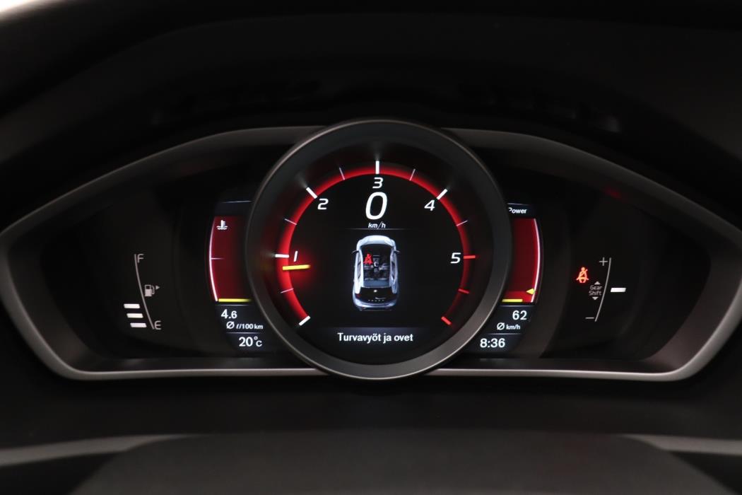 VOLVO V40 2015