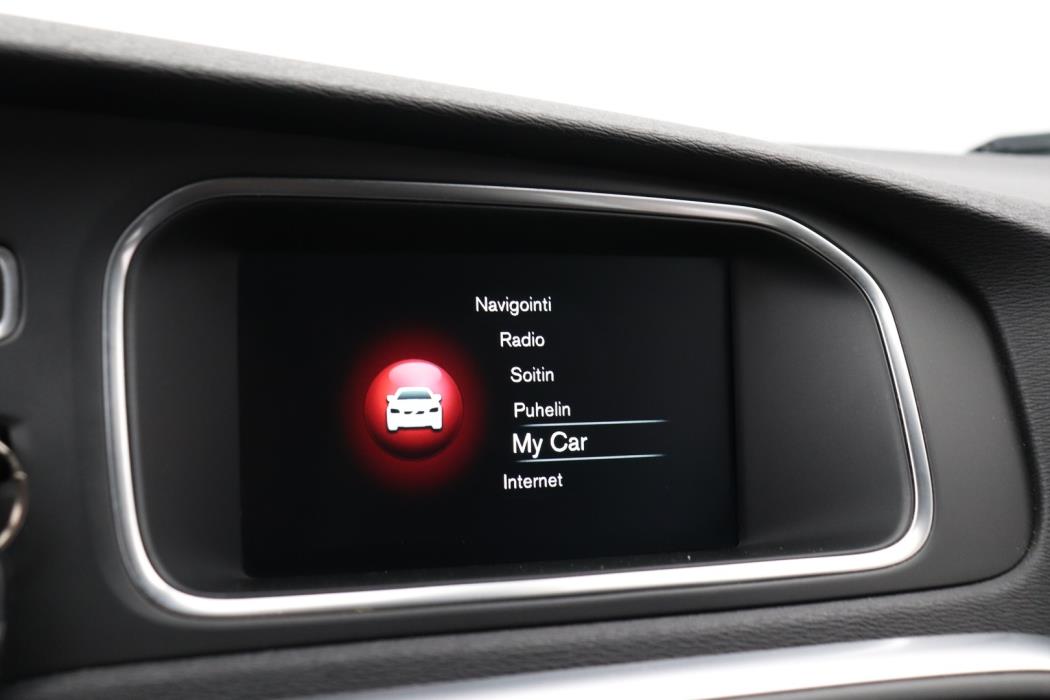 VOLVO V40 2015