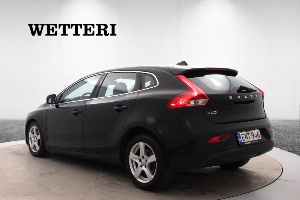 VOLVO V40 2015