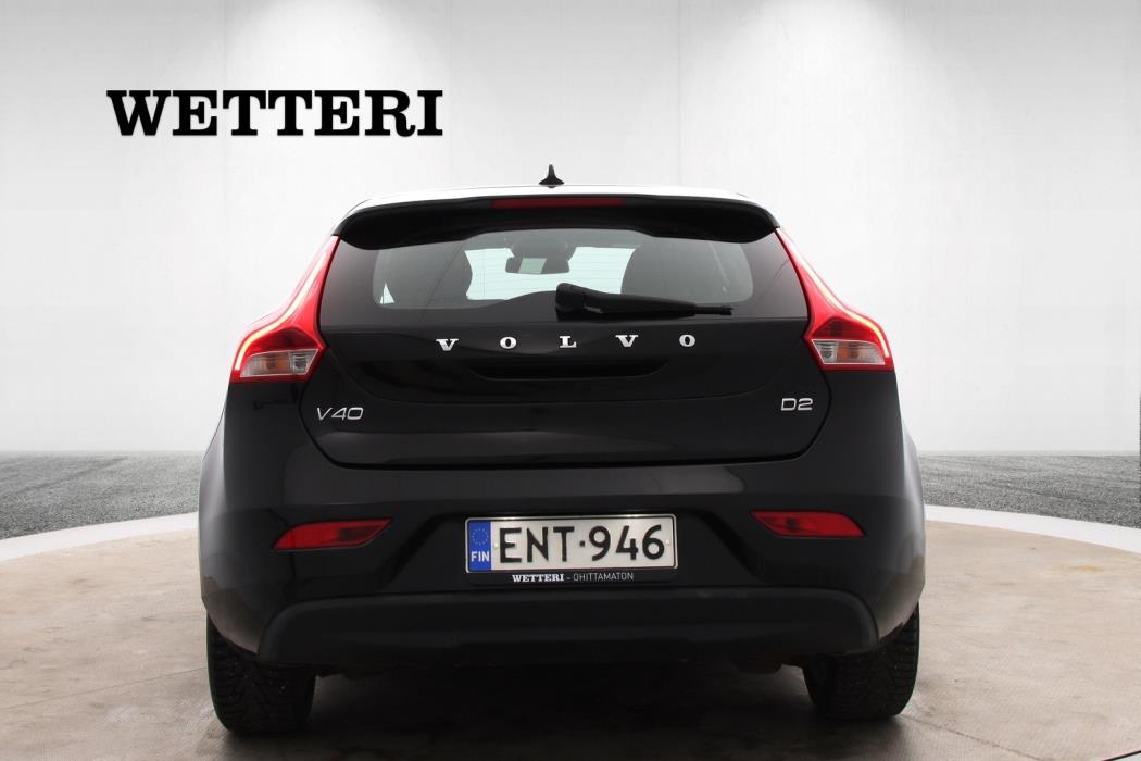 VOLVO V40 2015