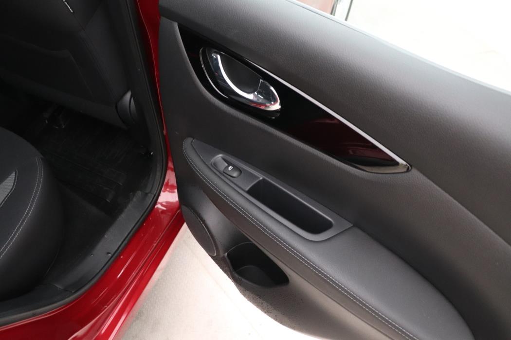 NISSAN Qashqai 2019
