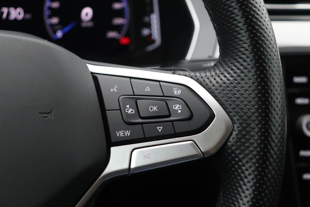 VOLKSWAGEN Passat 2021