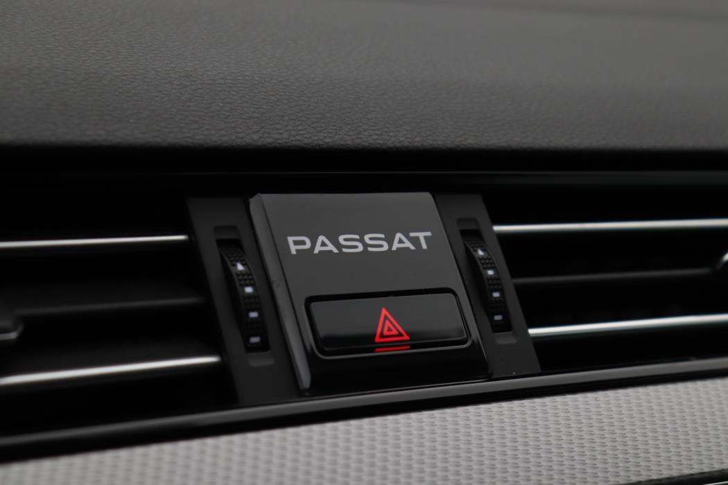 VOLKSWAGEN Passat 2021