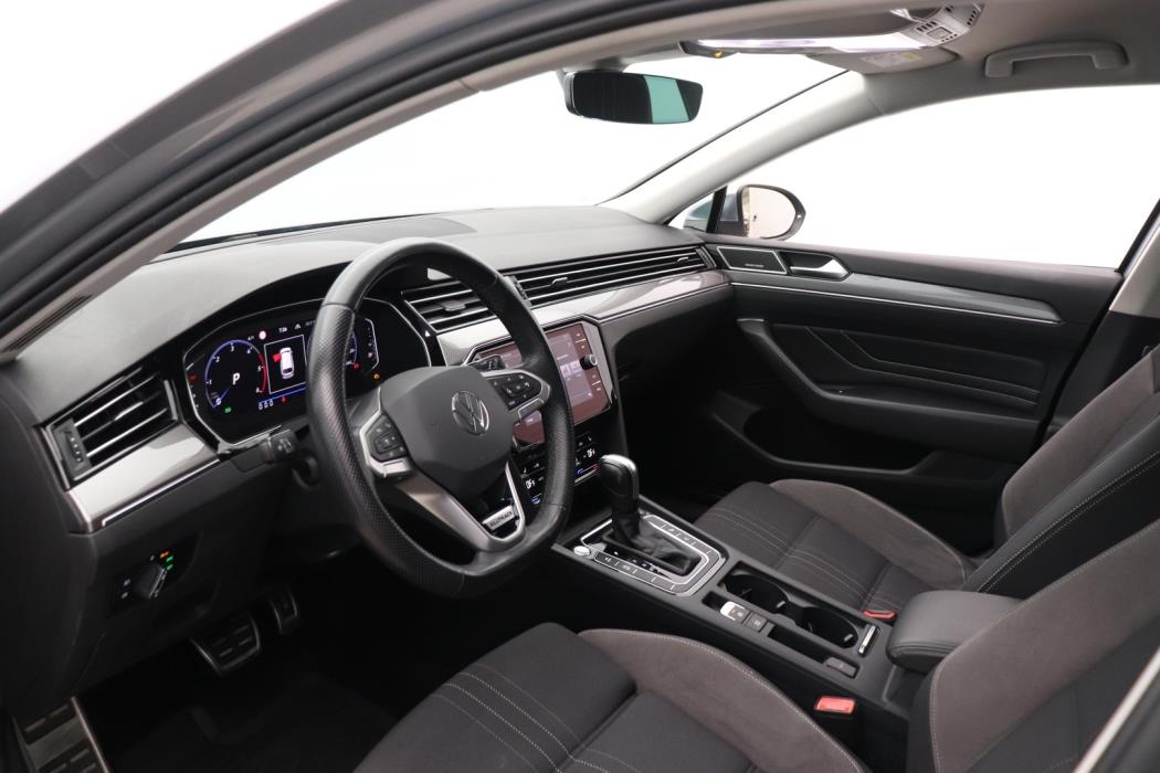 VOLKSWAGEN Passat 2021