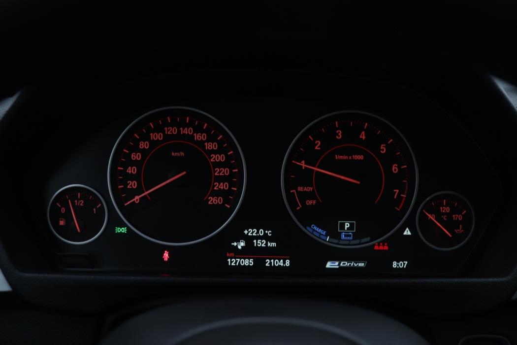 BMW 330 2018
