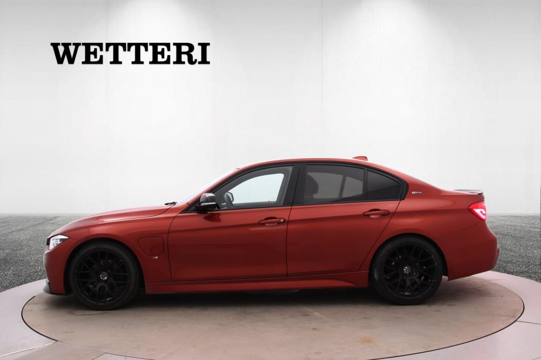 BMW 330 2018