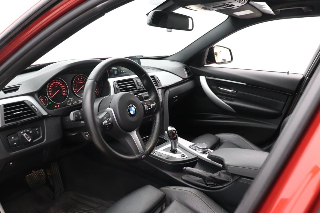 BMW 330 2018