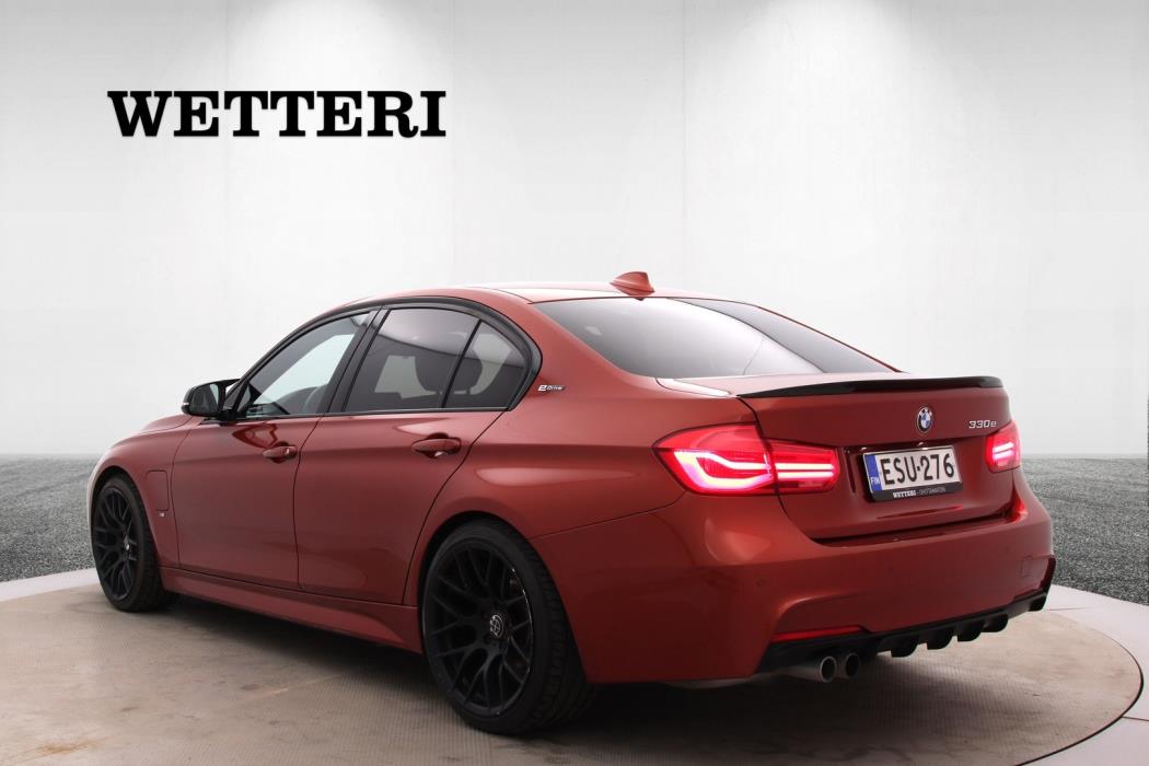 BMW 330 2018