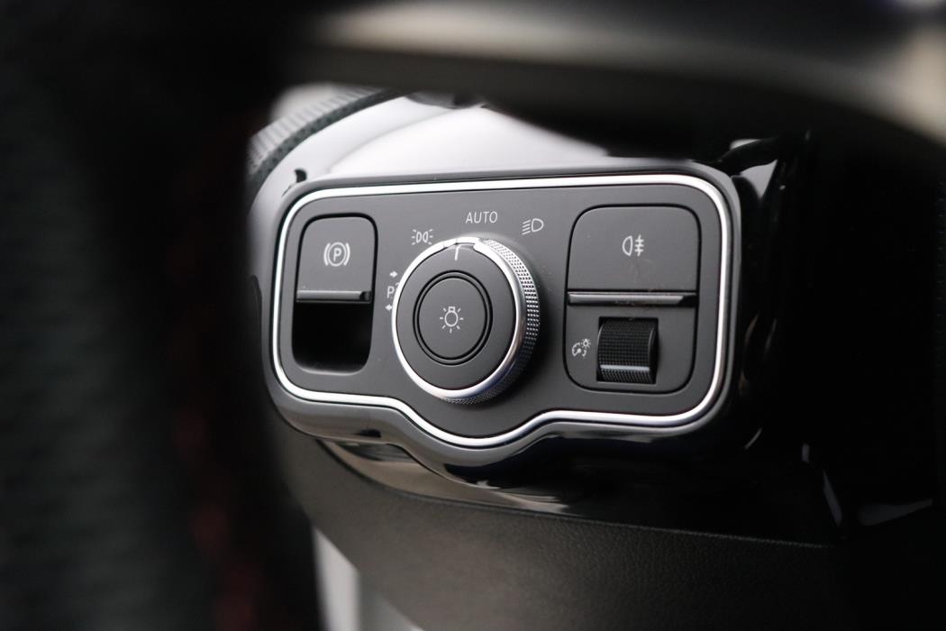 MERCEDES-BENZ CLA 2021