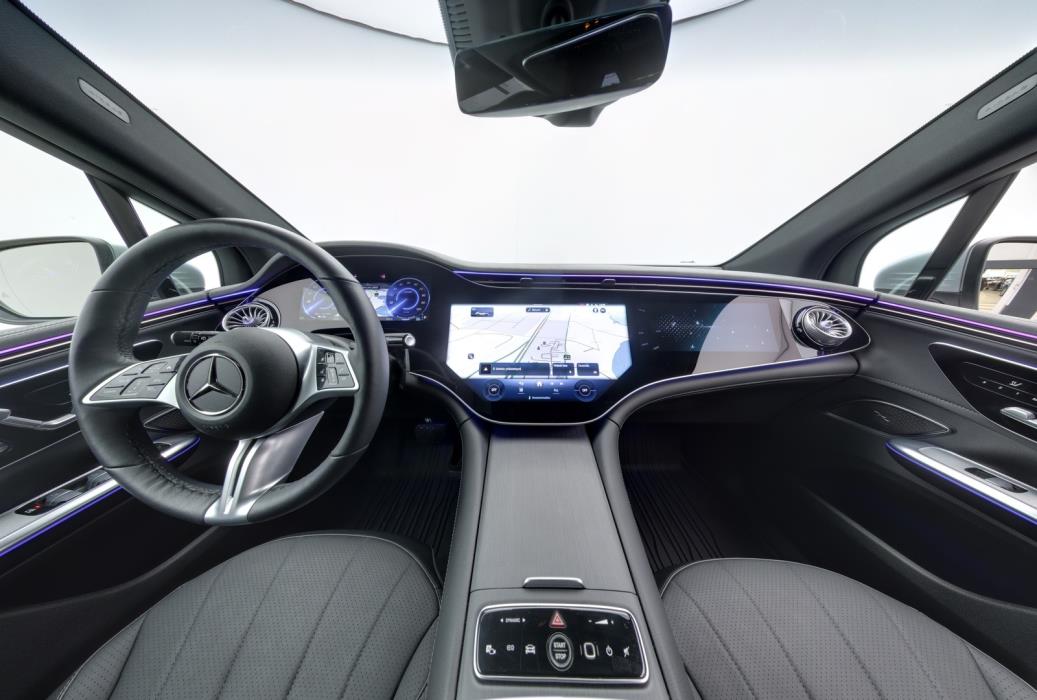 MERCEDES-BENZ EQE SUV 2025