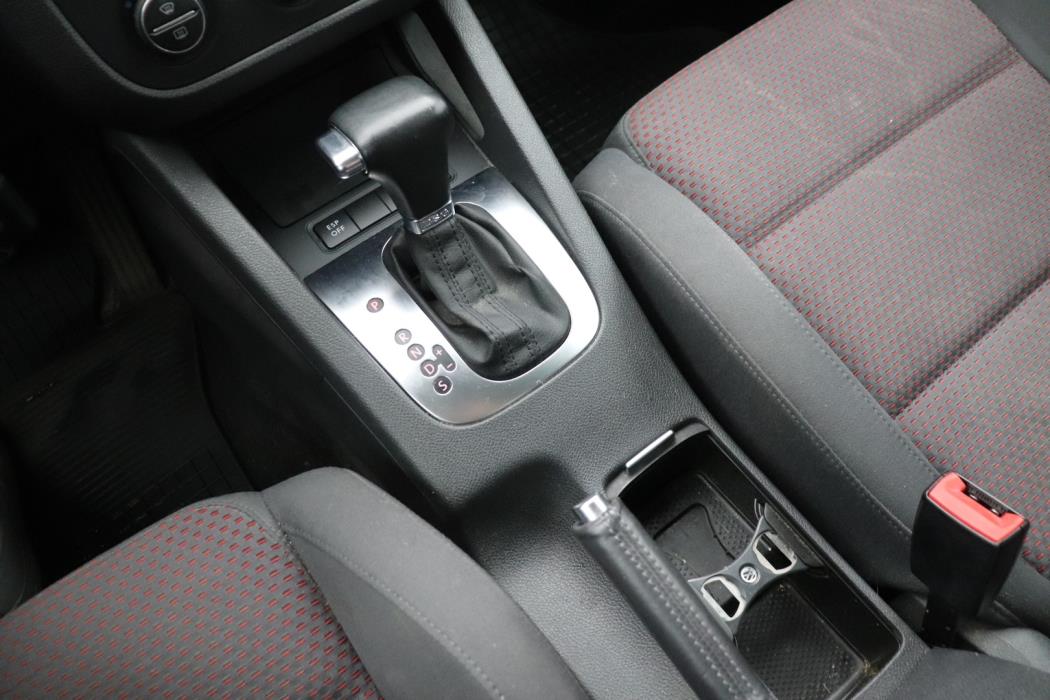VOLKSWAGEN Golf 2008