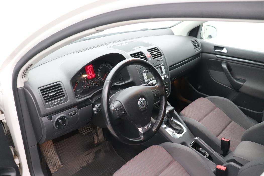 VOLKSWAGEN Golf 2008