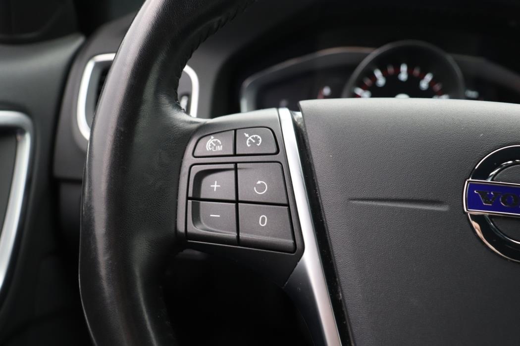 VOLVO V60 2018