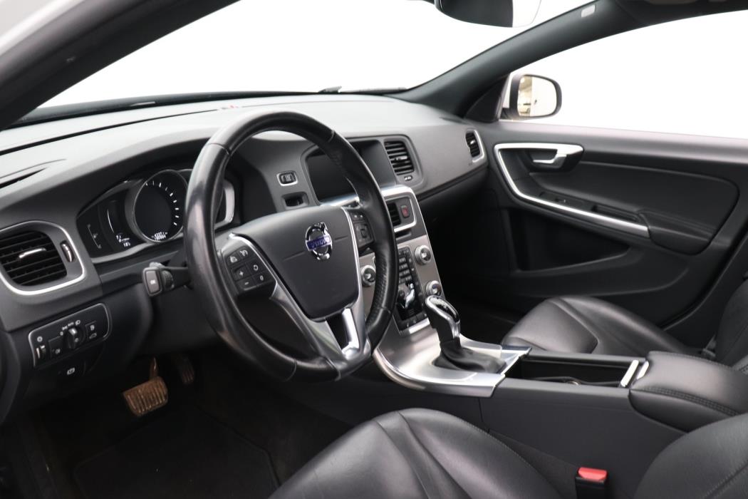 VOLVO V60 2018