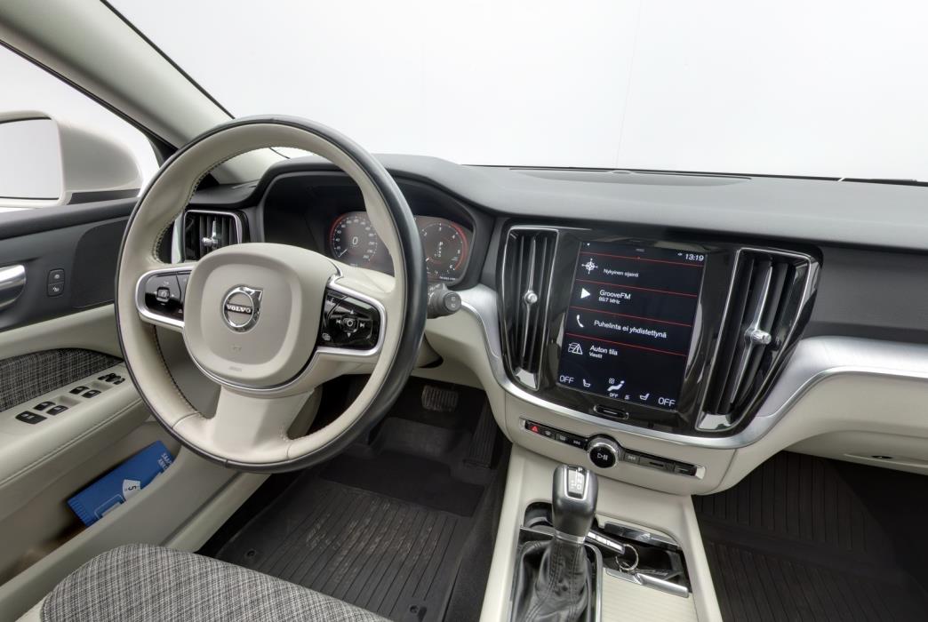 VOLVO V60 2020