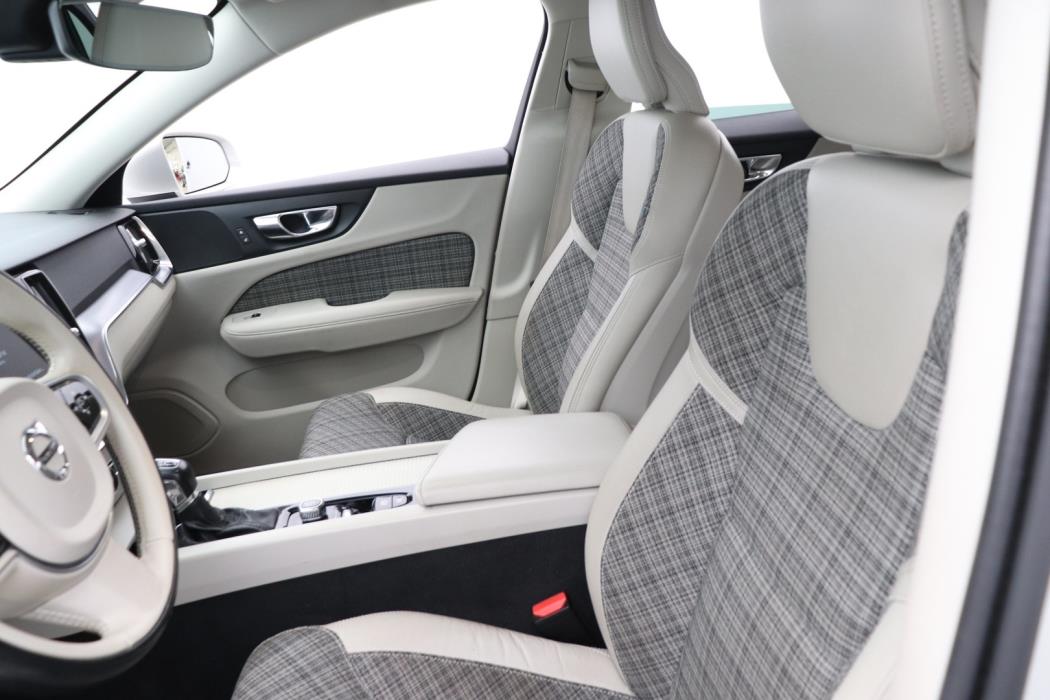 VOLVO V60 2020