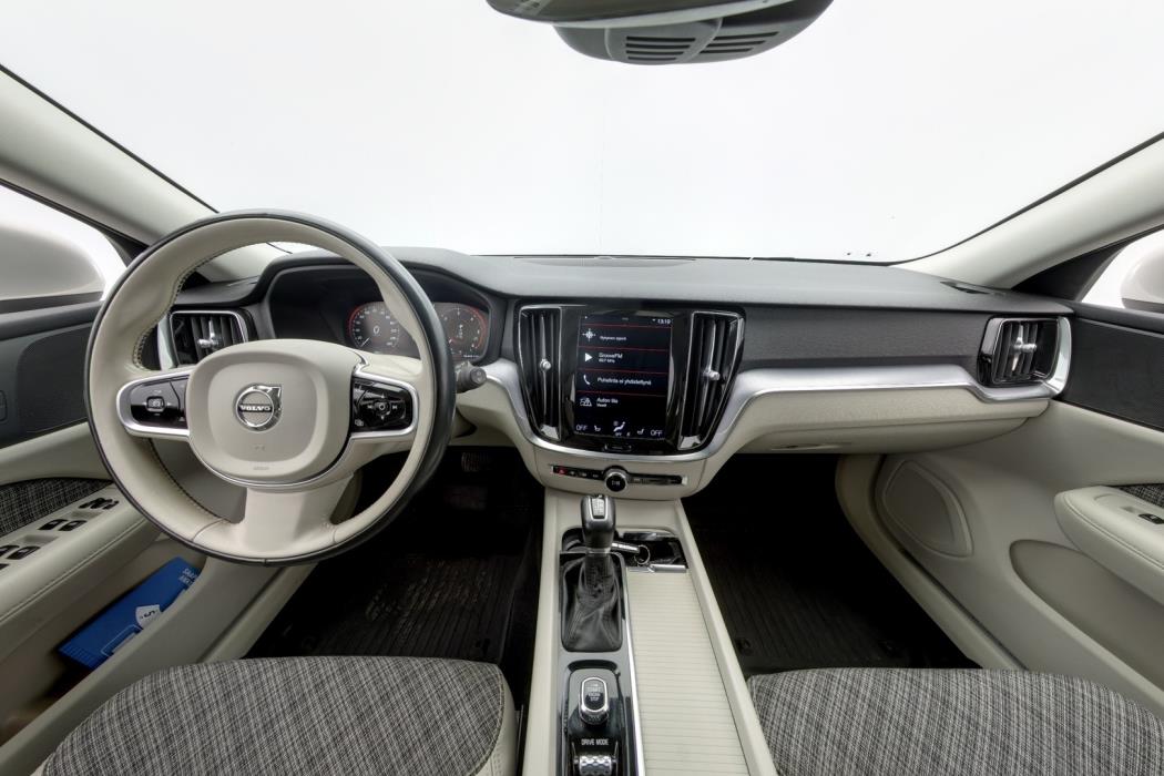 VOLVO V60 2020
