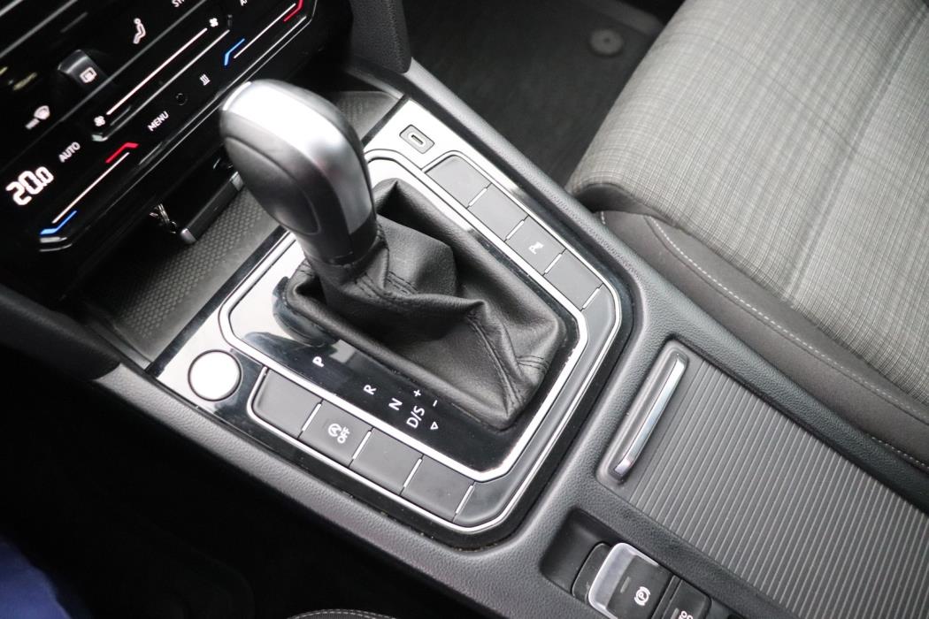 VOLKSWAGEN Passat 2021