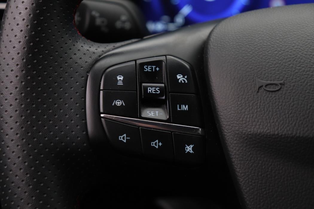 FORD Kuga 2023