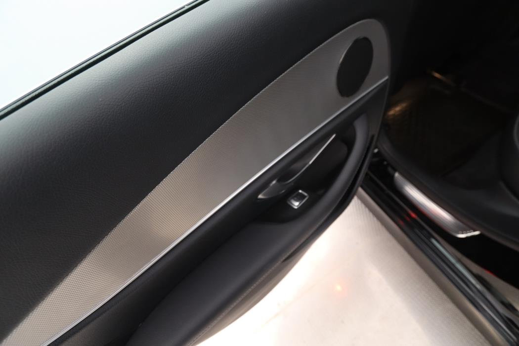 MERCEDES-BENZ E 2018