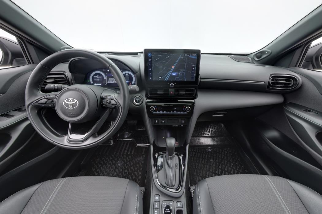 TOYOTA Yaris Cross 2024