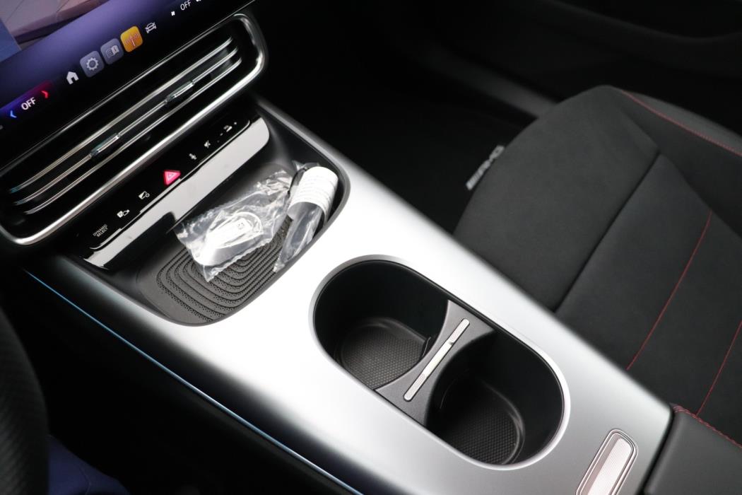 MERCEDES-BENZ CLA 2025