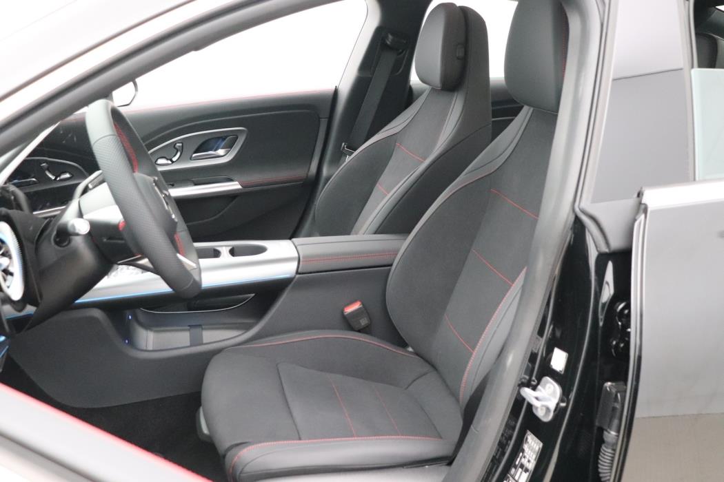 MERCEDES-BENZ CLA 2025