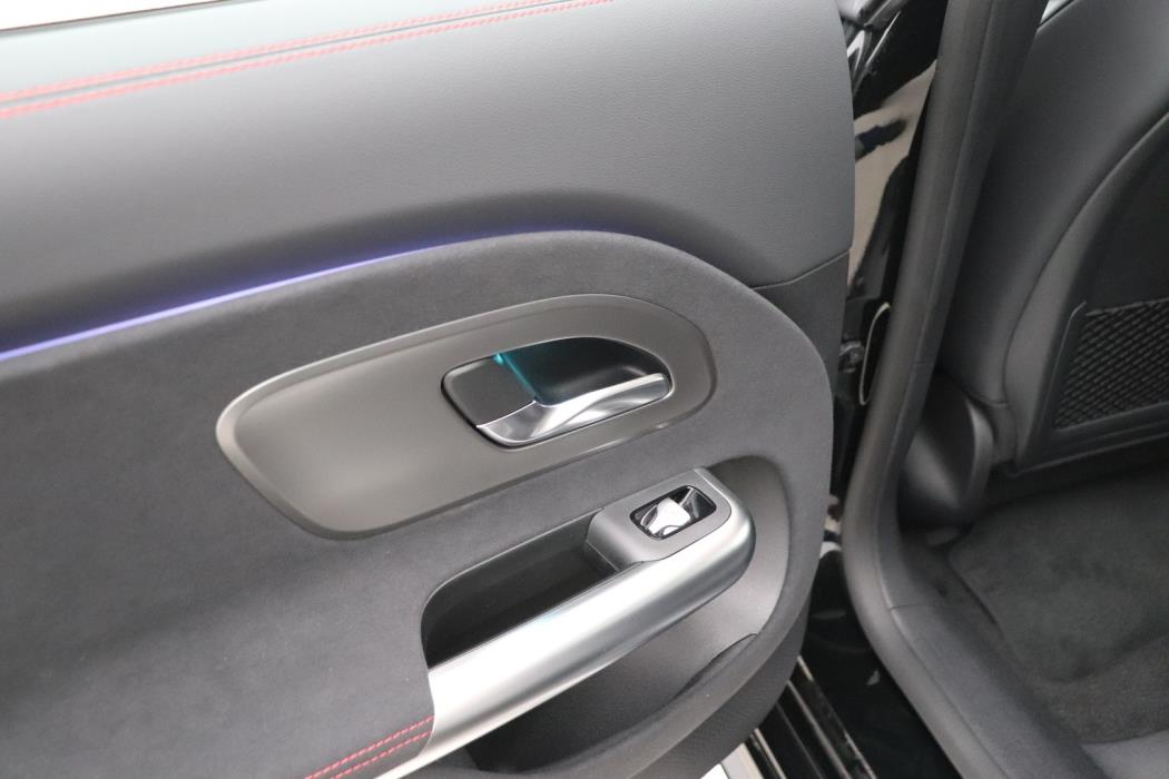 MERCEDES-BENZ CLA 2025