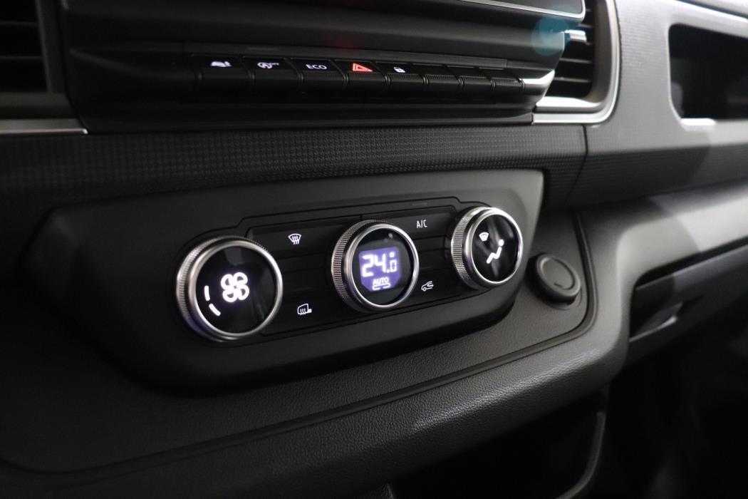 NISSAN Primastar 2025