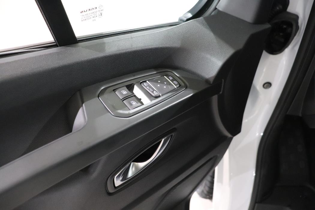 NISSAN Primastar 2025