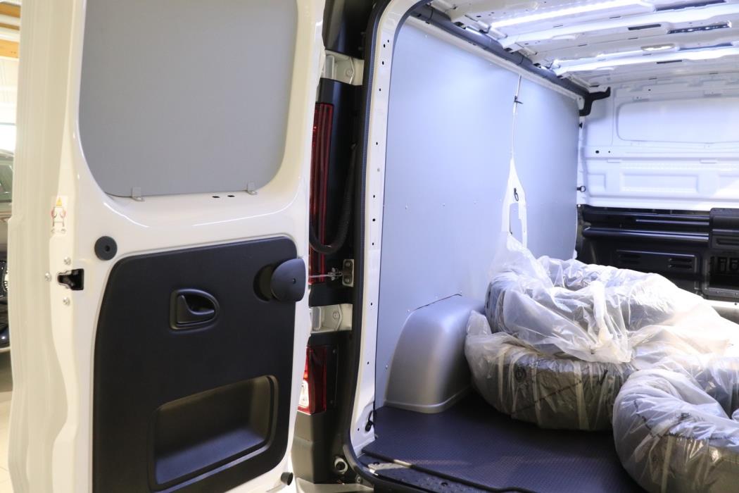 NISSAN Primastar 2025