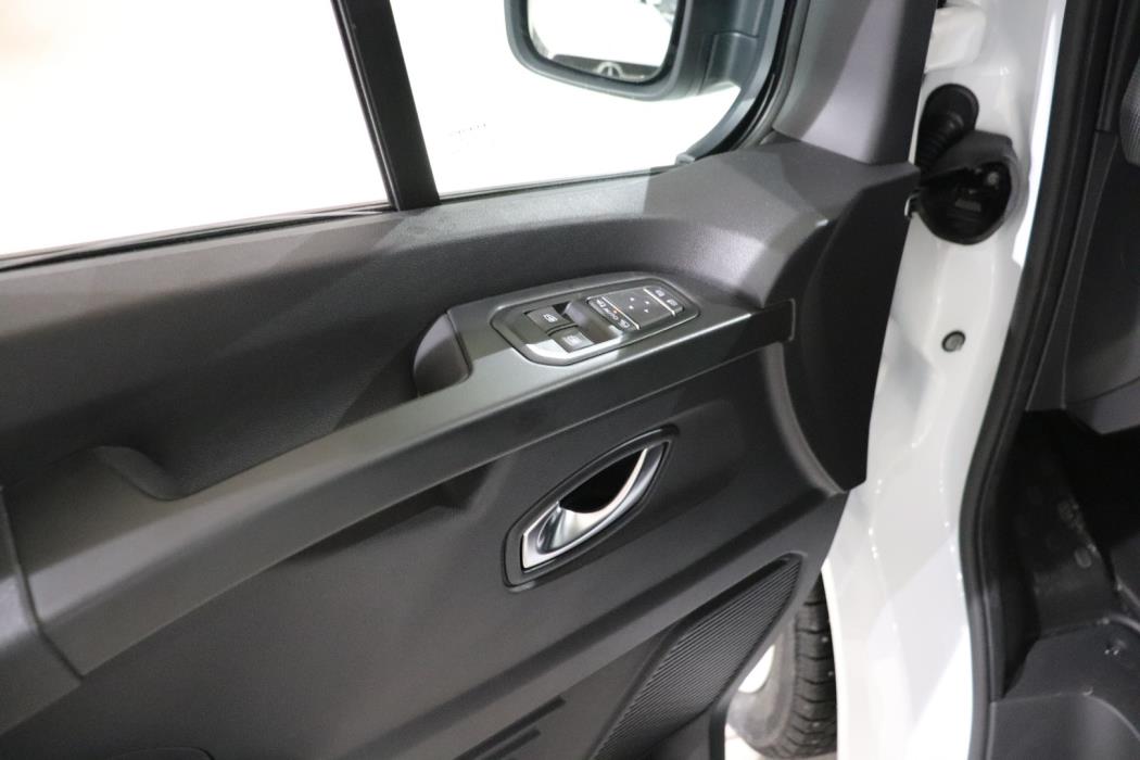 NISSAN Primastar 2025