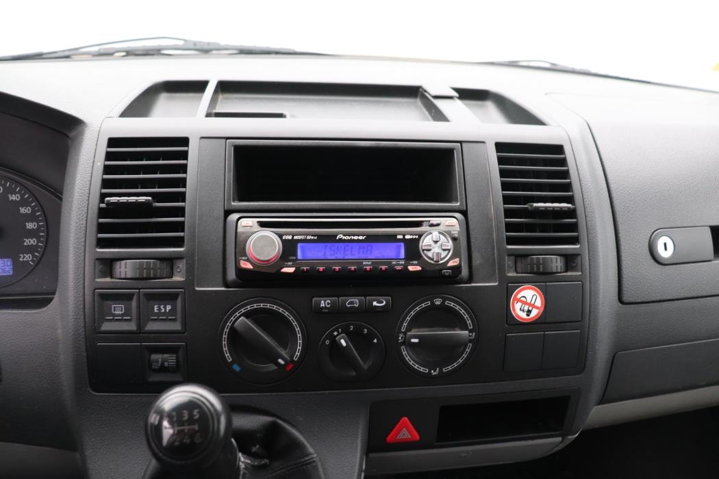 VOLKSWAGEN Transporter 2005