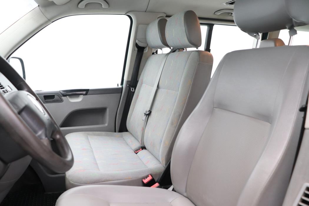 VOLKSWAGEN Transporter 2005