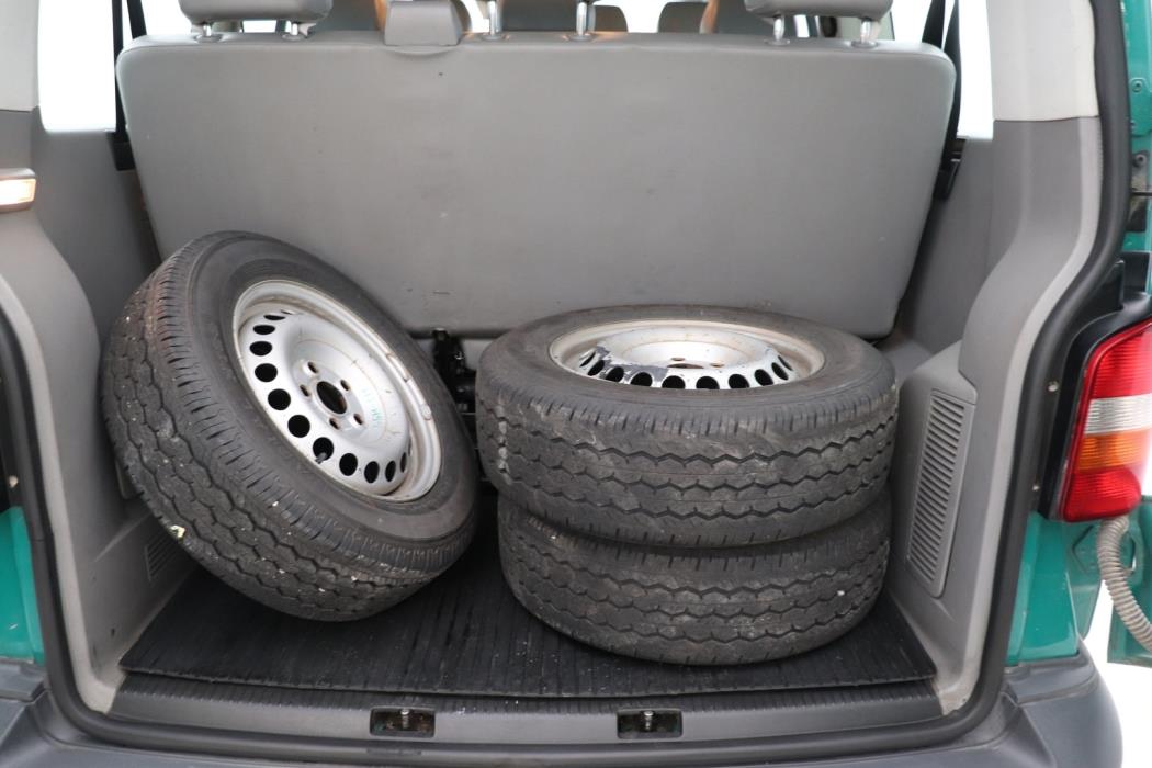 VOLKSWAGEN Transporter 2005